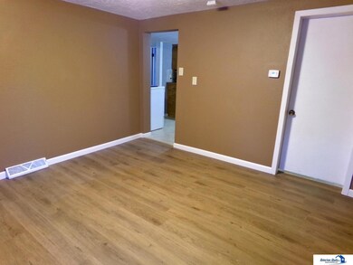 1118 Bell St, Beatrice, NE 68310 - photo 3