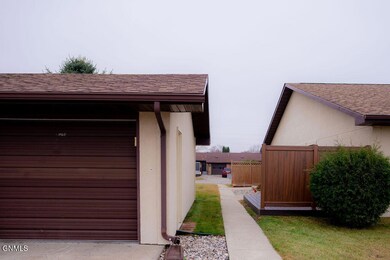 1422 8th Ave NE, Jamestown, ND 58401 - photo 2