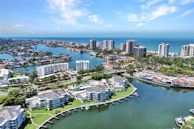 Walking distance to shops and restaurants