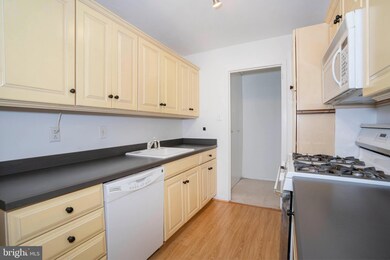 The Devon Condo unit 1010, Wilmington, DE 19806 - photo 5