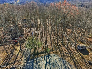 1652 Sec 7 Exeter Way, Saw Creek, PA 18324 - photo 5