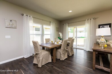 (6) Stock Dining Area