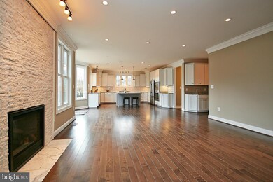 1715 Drewlaine Dr, Vienna, VA 22182 - photo 7