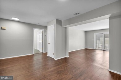 915 Silver Ct, Hamilton Square, NJ 08690 - photo 4