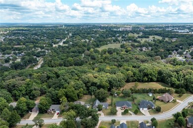 209 SW Tunbridge Dr, Bentonville, AR 72712 - photo 2