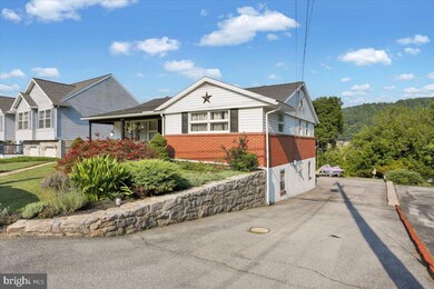 1439 Butter Ln, Reading, PA 19606 - photo 3