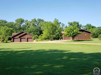 325 NW 86th St, Topeka, KS 66617 - photo 2