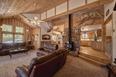 Livingroom & kitchen