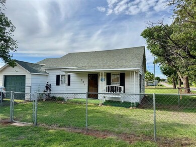 321 E Ninth St, Leedey, OK 73654 - photo 3