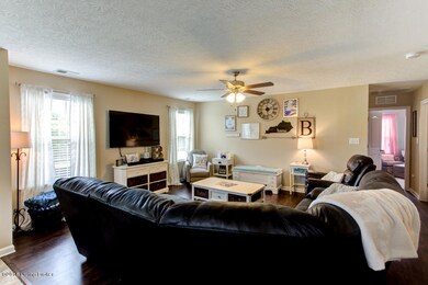 424 Gentry Crossings Blvd, Mount Washington, KY 40047 - photo 5