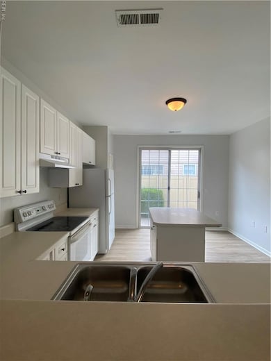 2116 Tibberton Ct, Virginia Beach, VA 23464 - photo 3