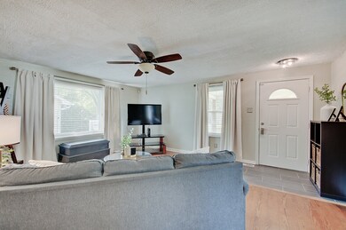 425 N 20th Ave, Beech Grove, IN 46107 - photo 5