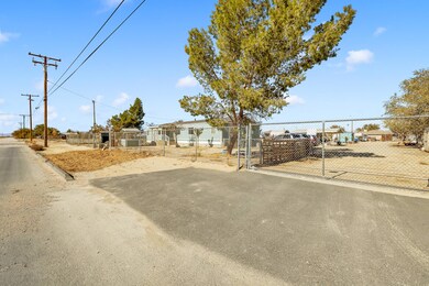 6489 Holiday Ave, Rosamond, CA 93560 - photo 3