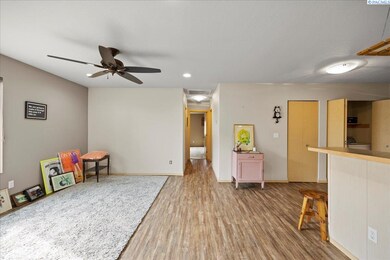 2561 Jason Loop, Richland, WA 99352 - photo 4