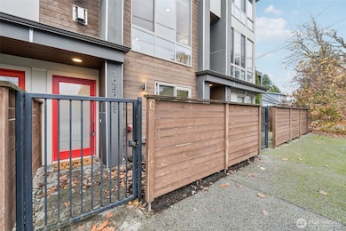 10503 Evanston Ave N unit C, Seattle, WA 98133 - photo 2