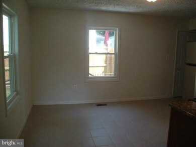 9306 Fontana Dr, Lanham, MD 20706 - photo 6