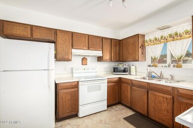 1609 N 54th Ln, Phoenix, AZ 85035 - photo 4