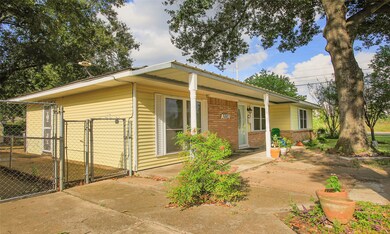 5002 Viking Dr, Houston, TX 77092 - photo 3