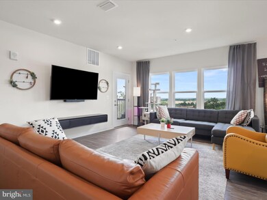 46320 Mount Milstead Terrace unit 304R, Sterling, VA 20164 - photo 6