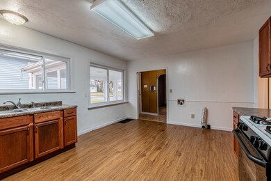 213 N 1st St, Princeton, IL 61356 - photo 4