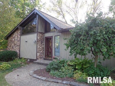 3306 N Elmwood Ave, Davenport, IA 52806 - photo 2