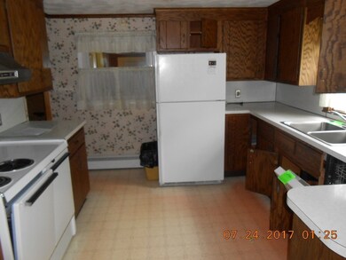 305 Roosevelt Ave, Springfield, MA 01118 - photo 3