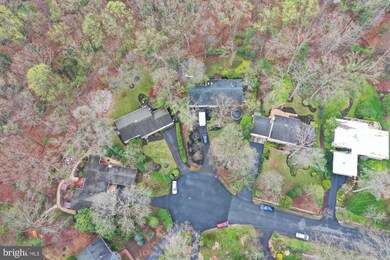 12103 Stirrup Rd, Reston, VA 20191 - photo 2