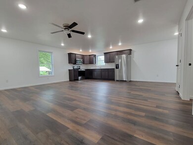 419 SW 3rd St, Loogootee, IN 47553 - photo 5