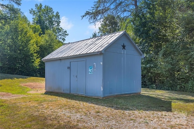 953 Bollinger Pond Dr, Clover, SC 29710 - photo 6