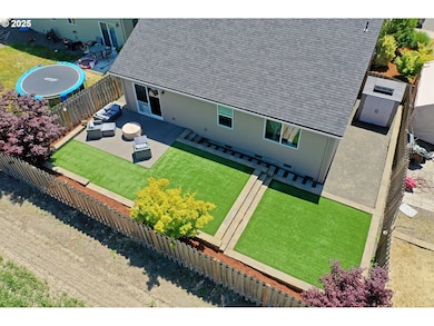 1058 E 16th St, Lafayette, OR 97127 - photo 6