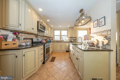 272 Blanchard Rd, Drexel Hill, PA 19026 - photo 5
