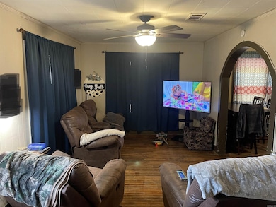 905 S Lowe St, Stuttgart, AR 72160 - photo 2