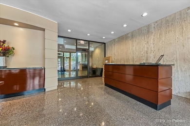 Hemingway House unit 201, Chicago, IL 60614 - photo 3