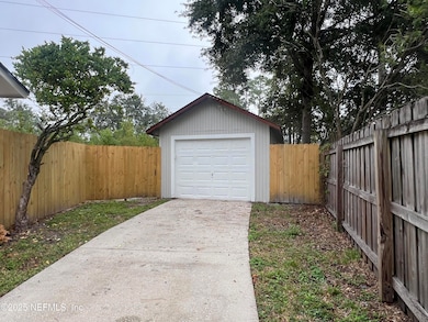 Detached Garage