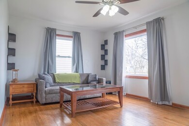 671 E Jeffrey Place, Columbus, OH 43214 - photo 4