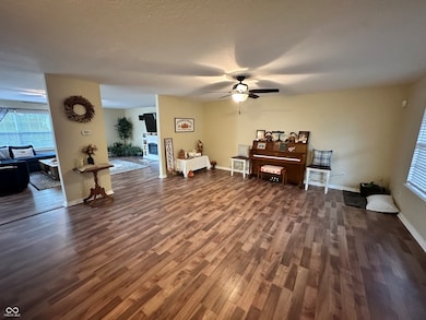 6211 E Ayrshire Cir, Camby, IN 46113 - photo 5