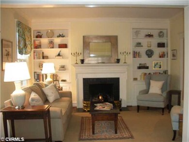 Living Room - 24 Lex - Living Room from Front Entr