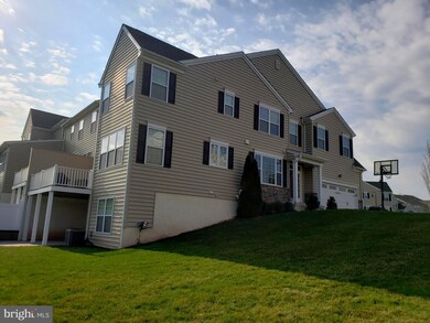 2047 Pleasant Valley Dr, Lansdale, PA 19446 - photo 3