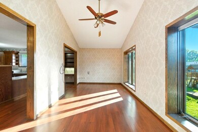 3914 Heritage Rd, Cedar Falls, IA 50613 - photo 4