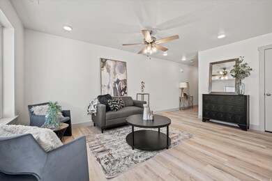 657 S 85 E unit 33, Smithfield, UT 84335 - photo 5