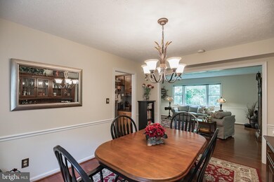 23056 Pine Needle Ct, California, MD 20619 - photo 4