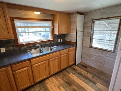 9 Morways Park, Charlestown, NH 03603 - photo 2