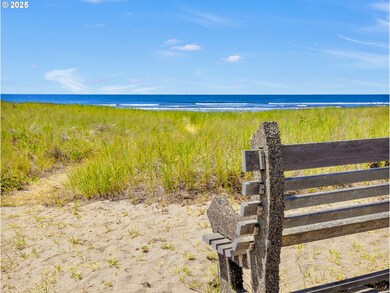 856 Neacoxie Blvd unit 311, Gearhart, OR 97138 - photo 3