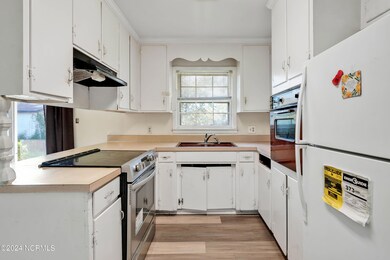 1013GlenleaDriveInterior-3