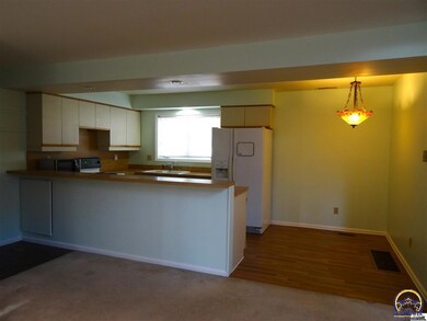 3744 SW Deer Trail Dr, Topeka, KS 66610 - photo 3