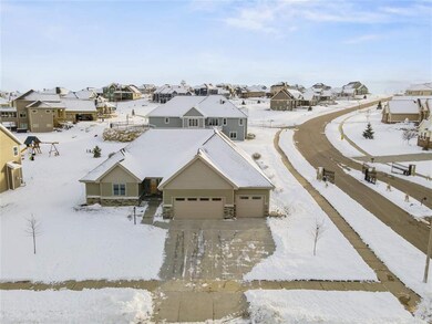 890 Raven Ct, Oregon, WI 53575 - photo 2