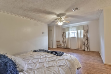 1003 Creekmont Dr, Houston, TX 77091 - photo 4