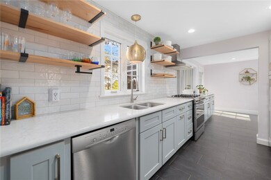 46 Channing Ave, Riverside, RI 02915 - photo 6