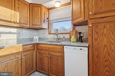 720 Willow St unit B, Lansdale, PA 19446 - photo 4