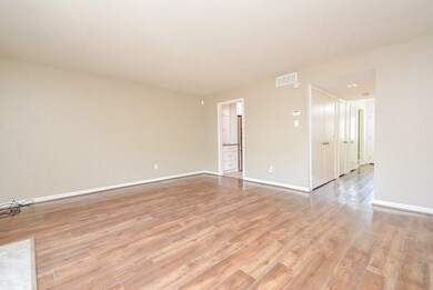 10241 Longmont Dr unit 34/9, Houston, TX 77042 - photo 7
